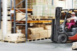 Operación de cross docking para transferencia y distribución eficiente de mercancías